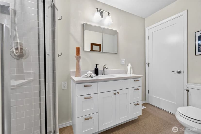 Property photo for 18043 Ashworth Avenue N, Shoreline photo 19