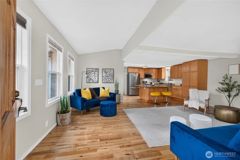 Property photo for 18043 Ashworth Avenue N, Shoreline photo 8
