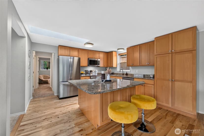 Property photo for 18043 Ashworth Avenue N, Shoreline photo 13
