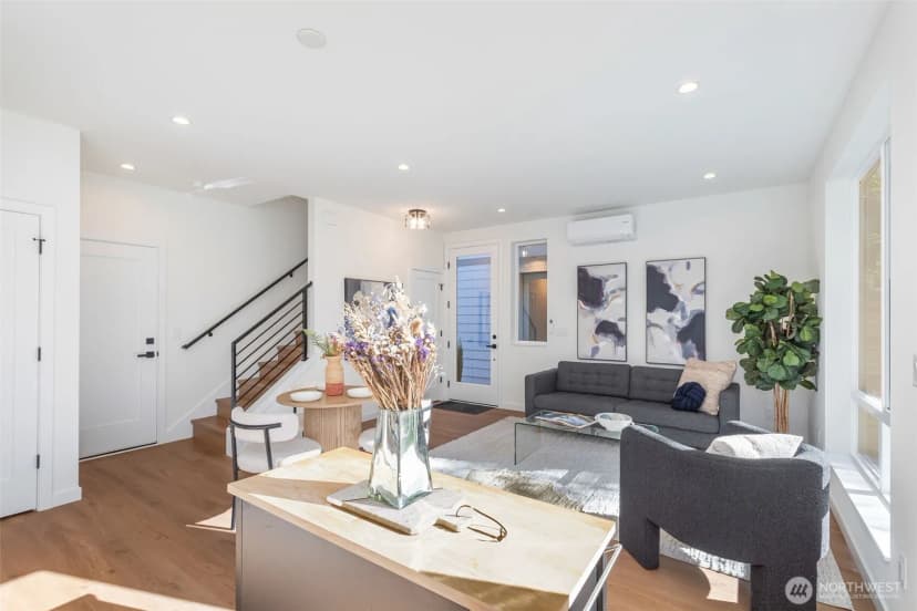 Property photo for 127 N 136th Street, Seattle photo 12