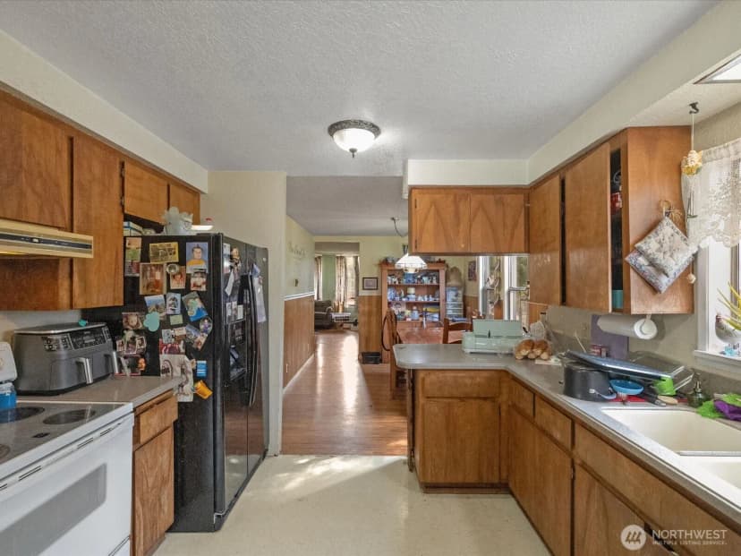 Property photo for 2407 Everett Avenue, Everett photo 17