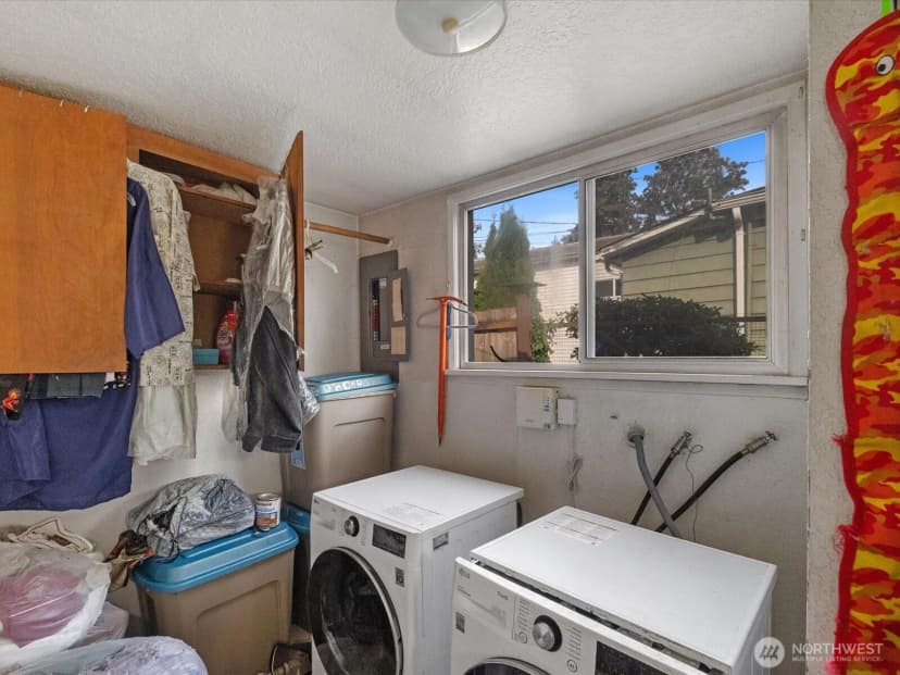 Property photo for 2407 Everett Avenue, Everett photo 18