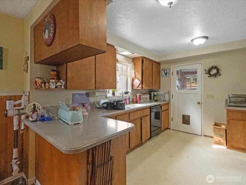 Property photo for 2407 Everett Avenue, Everett photo 13