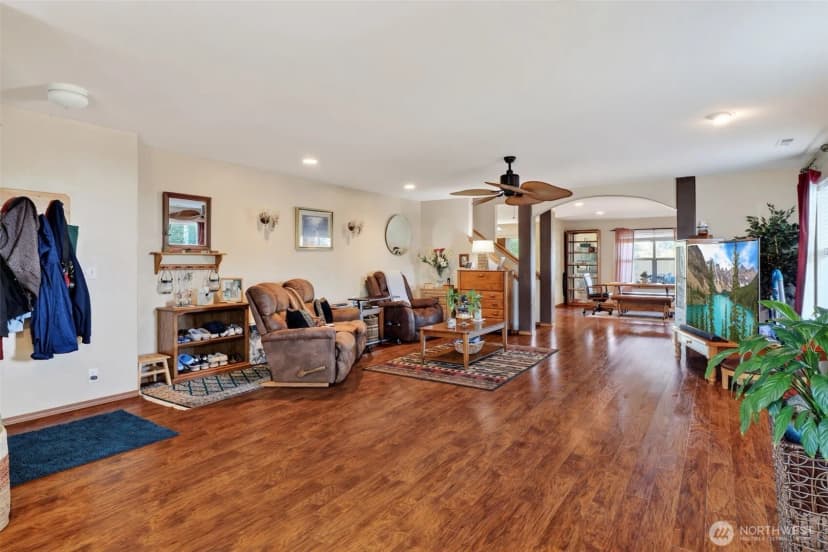 Property photo for 308 Easy Street Se, Rainier photo 5