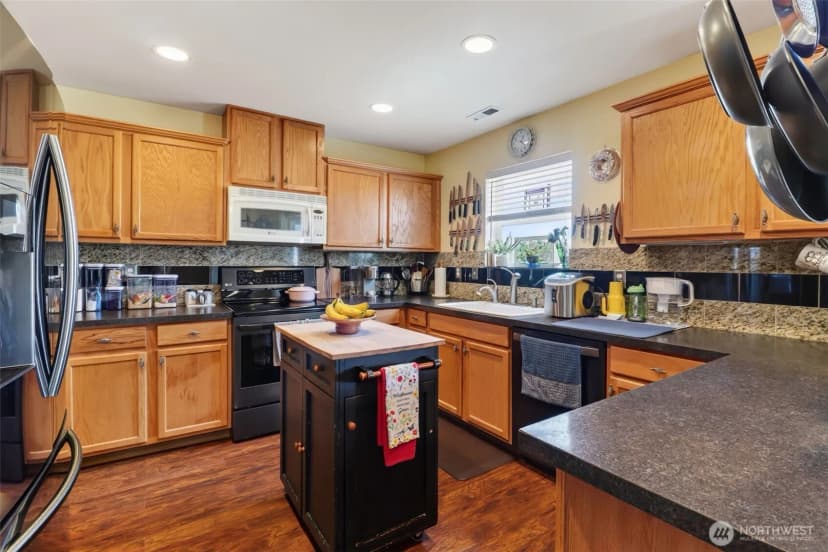Property photo for 308 Easy Street Se, Rainier photo 9