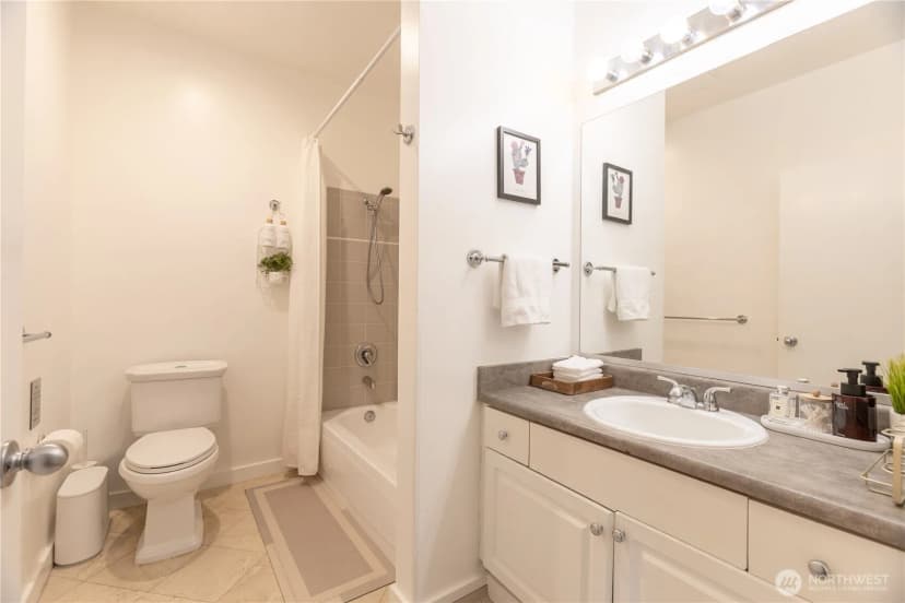 Property photo for 2415 2nd Avenue #427, Seattle photo 12