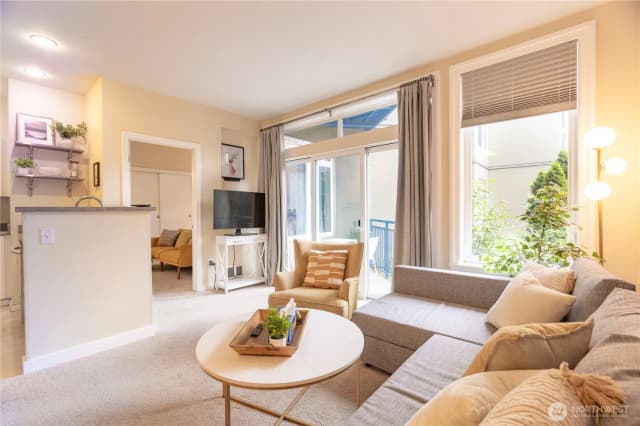 Property photo for 2415 2nd Avenue #427, Seattle photo 4