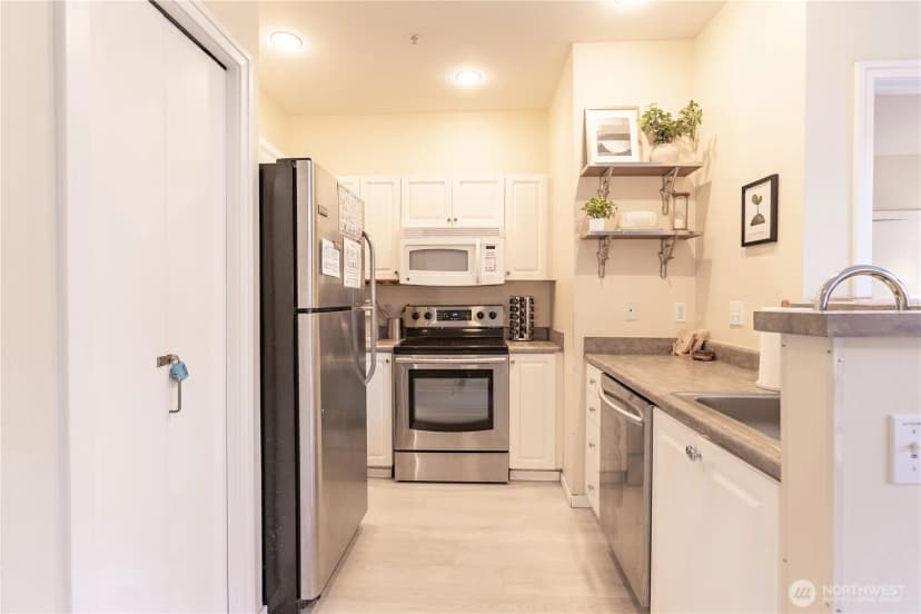 Property photo for 2415 2nd Avenue #427, Seattle photo 7
