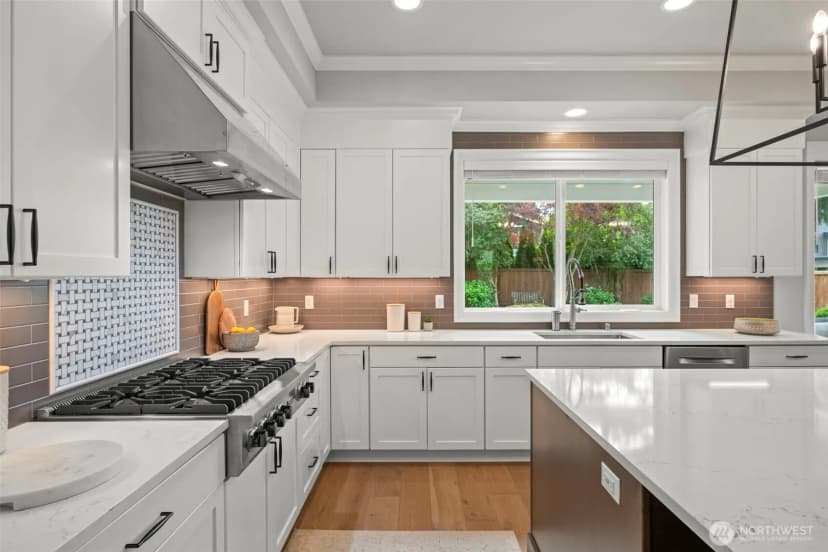 Property photo for 10425 Ne 112th Street, Kirkland photo 6