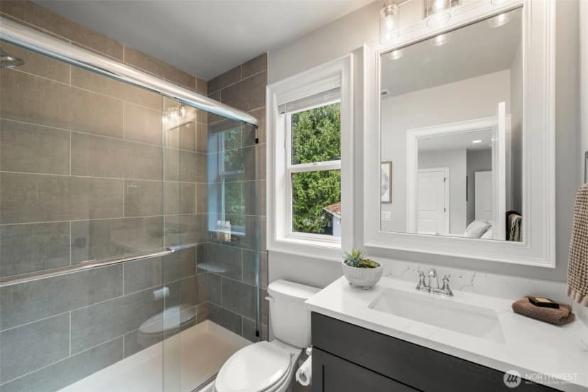 Property photo for 10425 Ne 112th Street, Kirkland photo 27