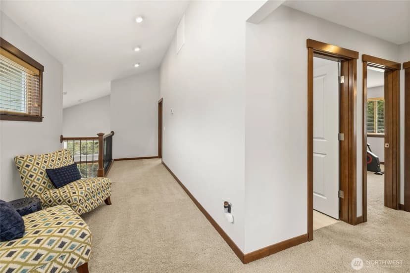 Property photo for 2012 Ne 37th Place, Renton photo 19
