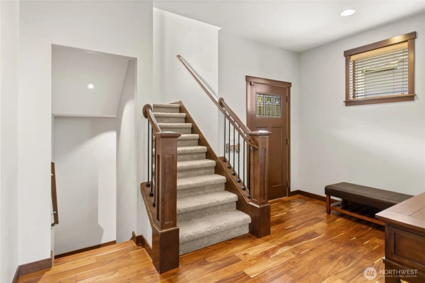 Property photo for 2012 Ne 37th Place, Renton photo 18
