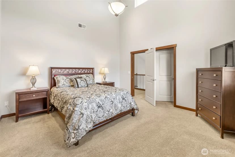 Property photo for 2012 Ne 37th Place, Renton photo 20