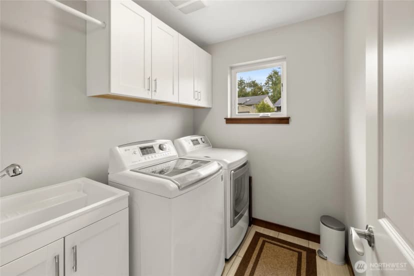 Property photo for 2012 Ne 37th Place, Renton photo 26