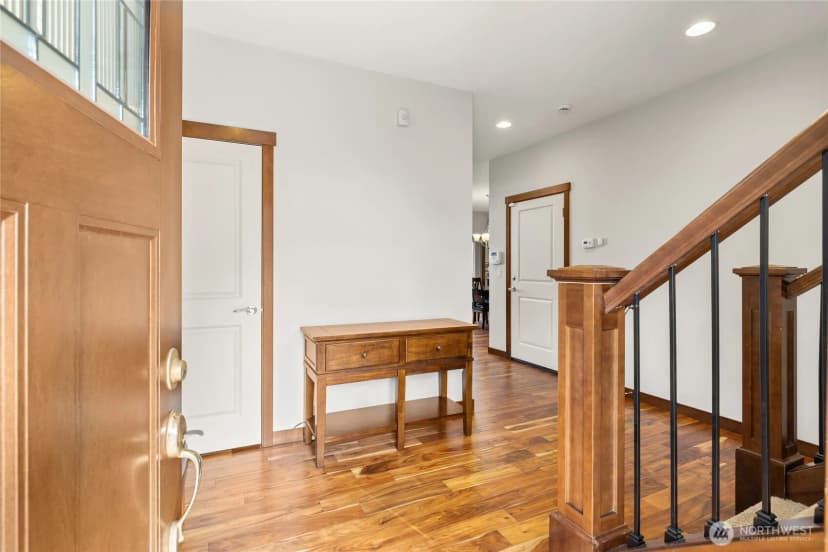 Property photo for 2012 Ne 37th Place, Renton photo 4