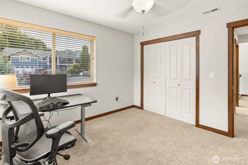 Property photo for 2012 Ne 37th Place, Renton photo 25