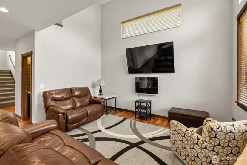 Property photo for 2012 Ne 37th Place, Renton photo 7