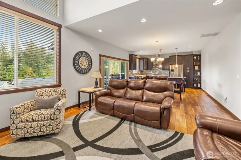 Property photo for 2012 Ne 37th Place, Renton photo 8