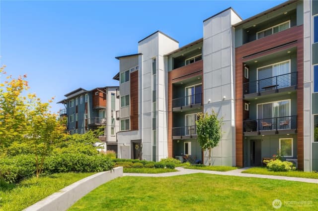 Property photo for 23119 Ne 8th Street #b103, Sammamish photo 2