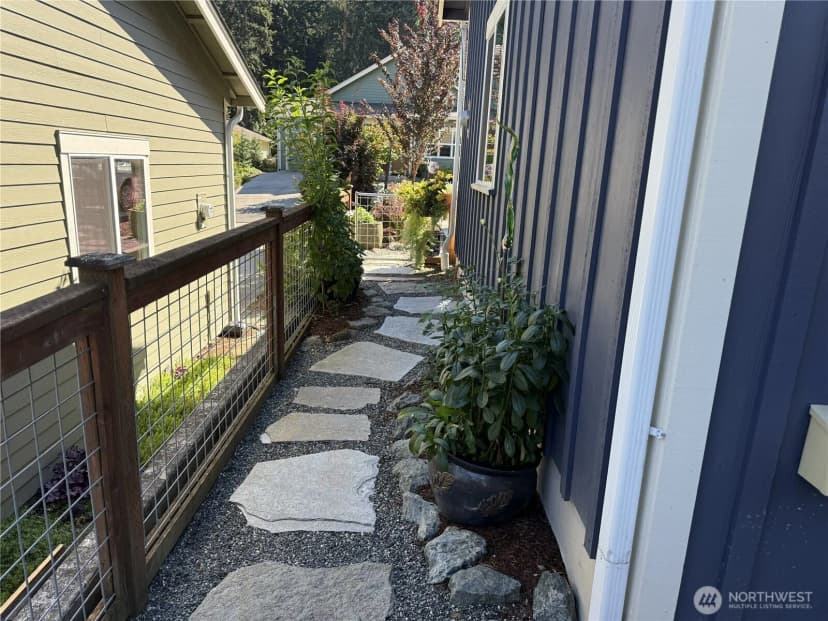 Property photo for 223 Clover Court, Langley photo 25
