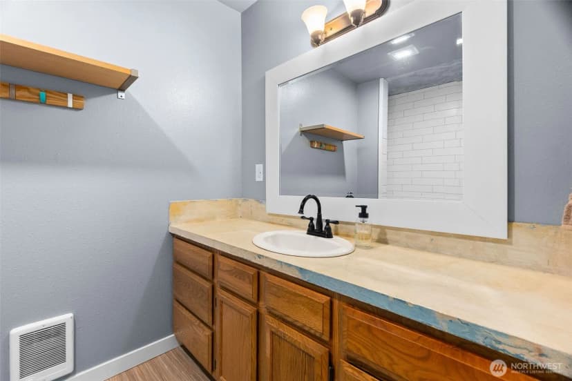 Property photo for 211 Mosman Avenue Se, Yelm photo 19