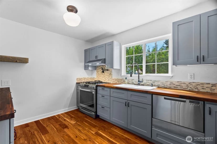 Property photo for 211 Mosman Avenue Se, Yelm photo 16