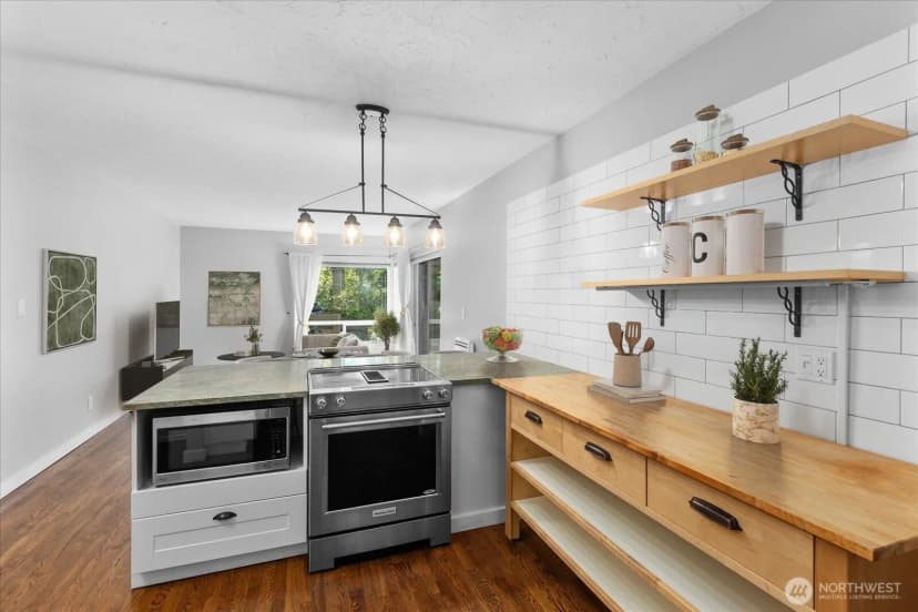 Property photo for 550 Elm Way #105, Edmonds photo 14