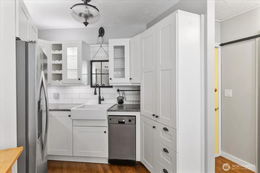 Property photo for 550 Elm Way #105, Edmonds photo 12