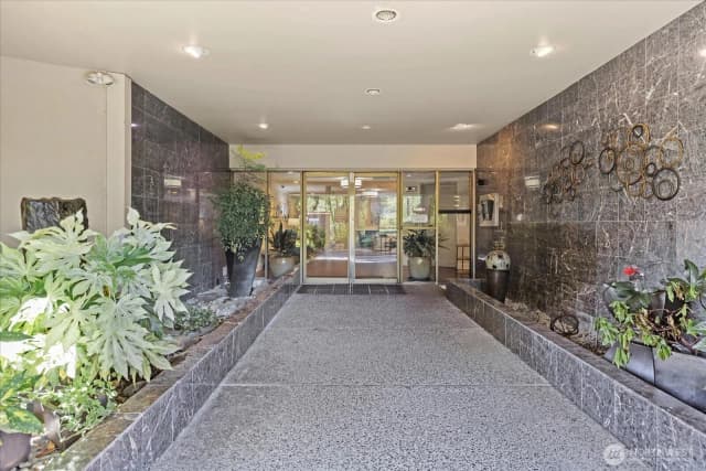 Property photo for 550 Elm Way #105, Edmonds photo 3