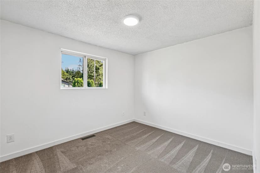 Property photo for 13530 Meridian Avenue S, Everett photo 21