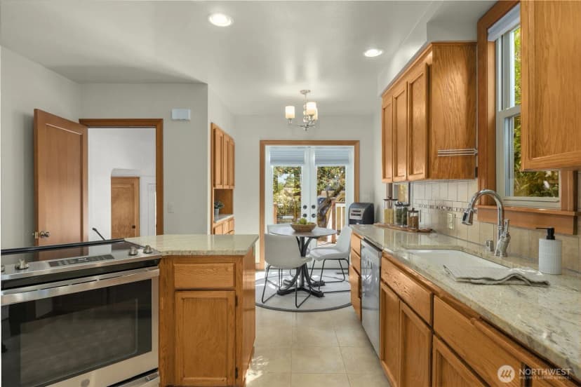 Property photo for 2106 49th Avenue Sw, Seattle photo 12