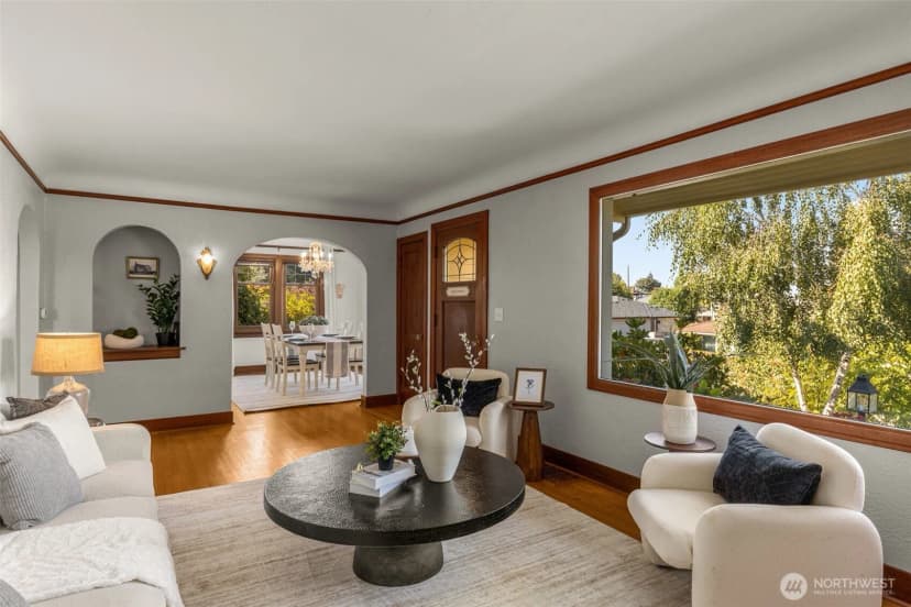 Property photo for 2106 49th Avenue Sw, Seattle photo 8
