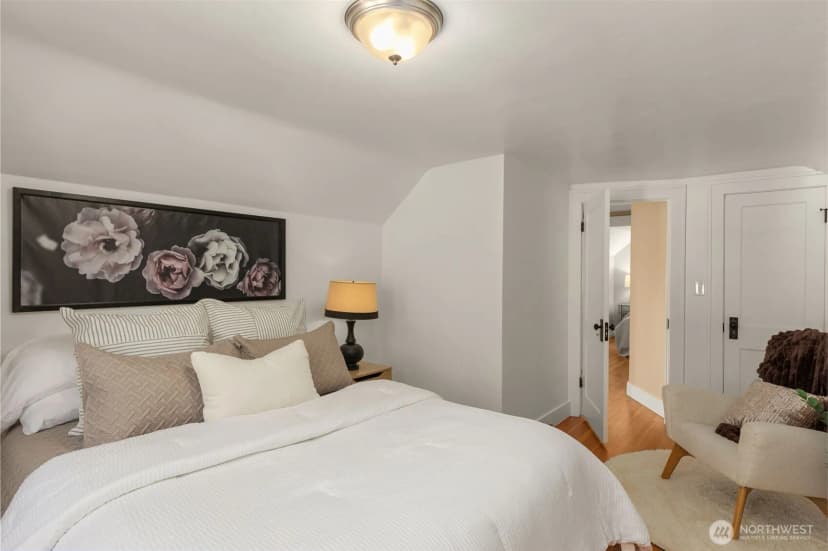 Property photo for 2106 49th Avenue Sw, Seattle photo 21