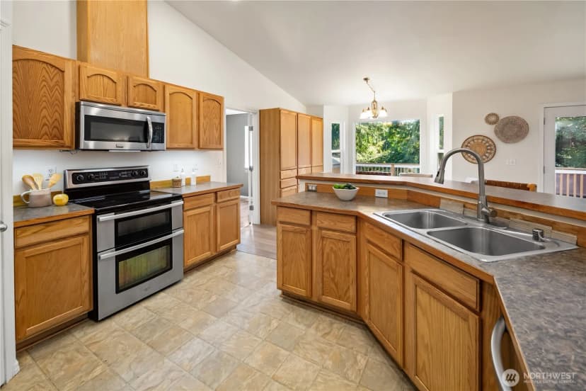 Property photo for 36895 Cypress Drive Ne, Hansville photo 10