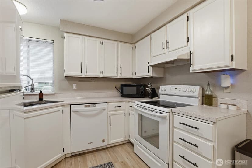 Property photo for 705 Lucerne Lane Se, Olympia photo 11