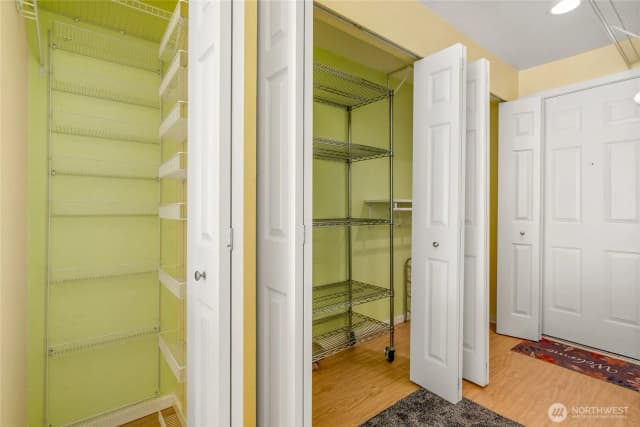 Property photo for 9484 Woodinville-redmond Road Ne #c202, Redmond photo 5