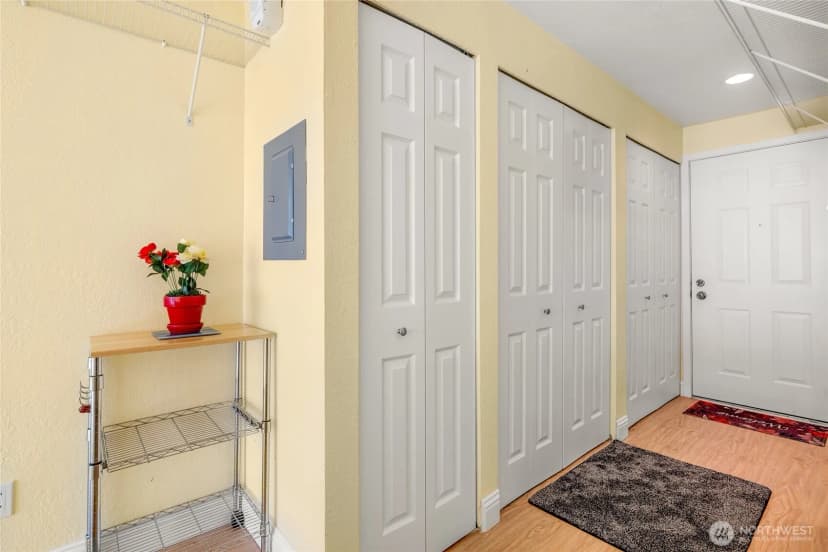 Property photo for 9484 Woodinville-redmond Road Ne #c202, Redmond photo 7