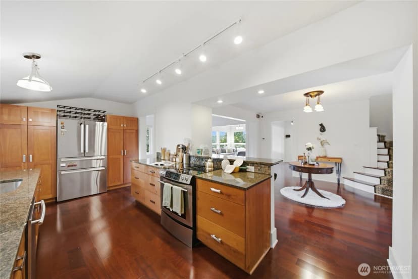 Property photo for 12015 Exeter Avenue Ne, Seattle photo 13
