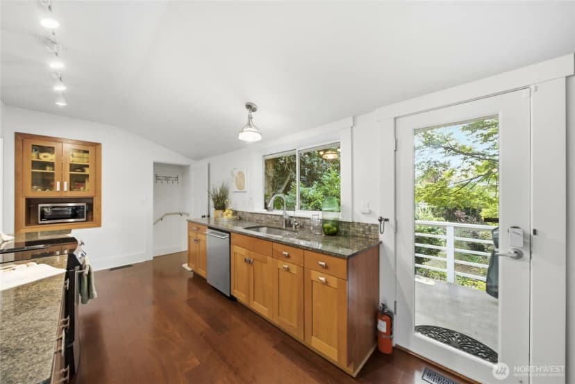 Property photo for 12015 Exeter Avenue Ne, Seattle photo 12