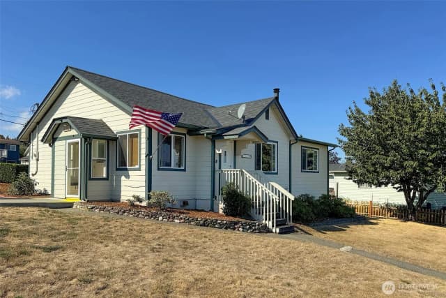 Property photo for 1026 E Sixth Street, Port Angeles photo 4