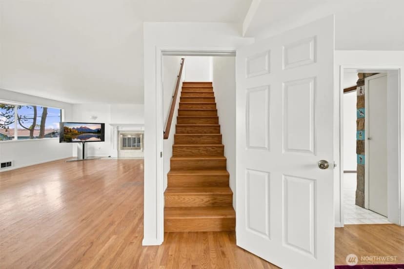 Property photo for 20126 24th Avenue Nw, Shoreline photo 6