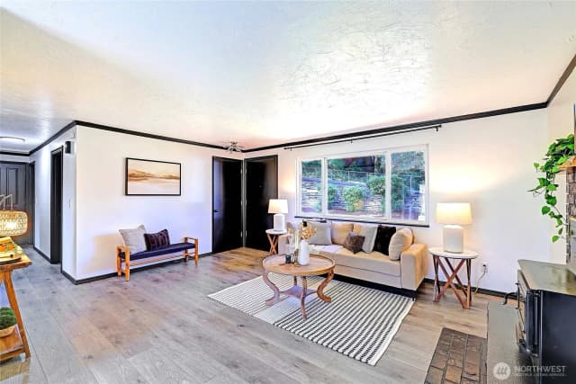 Property photo for 525 N Alcazar Avenue, Arlington photo 3