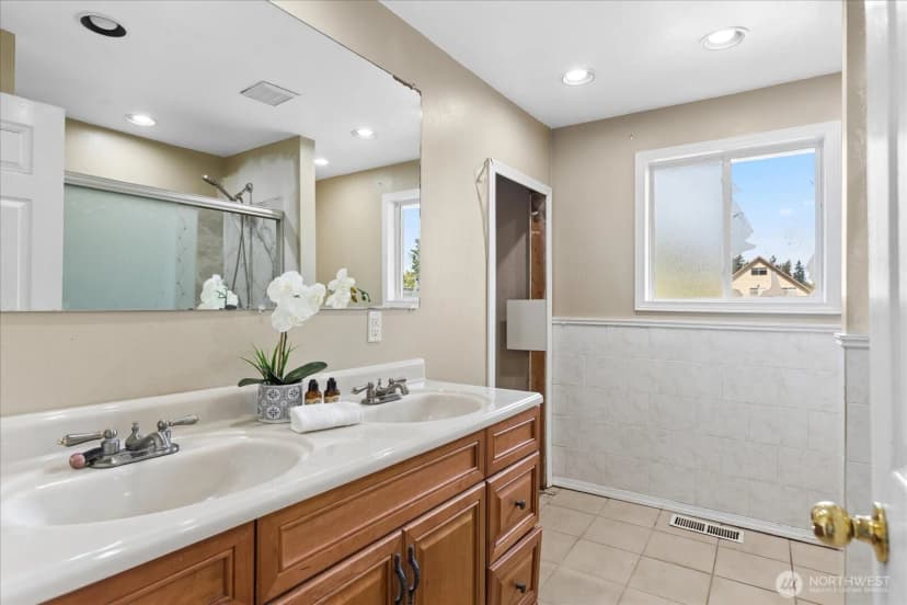 Property photo for 7819 225th Place Sw, Edmonds photo 10