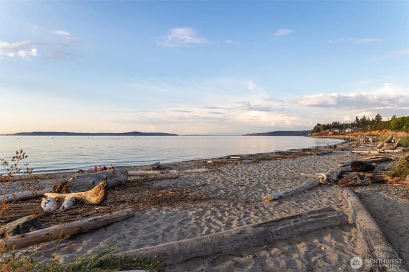 Property photo for 814 6th Avenue S, Edmonds photo 39