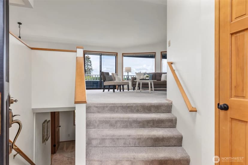 Property photo for 814 6th Avenue S, Edmonds photo 6
