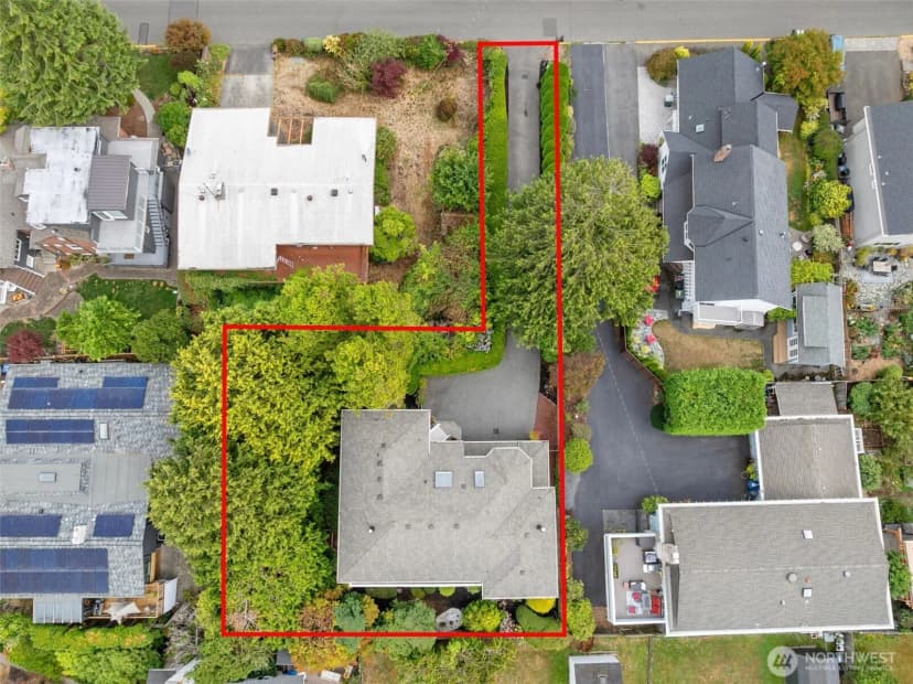 Property photo for 814 6th Avenue S, Edmonds photo 33