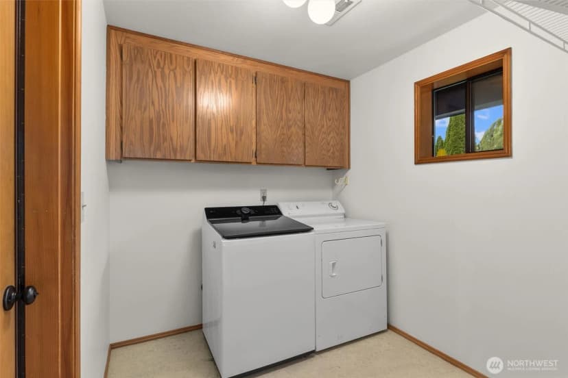 Property photo for 814 6th Avenue S, Edmonds photo 24