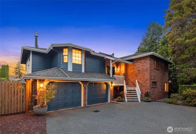 Property photo for 814 6th Avenue S, Edmonds