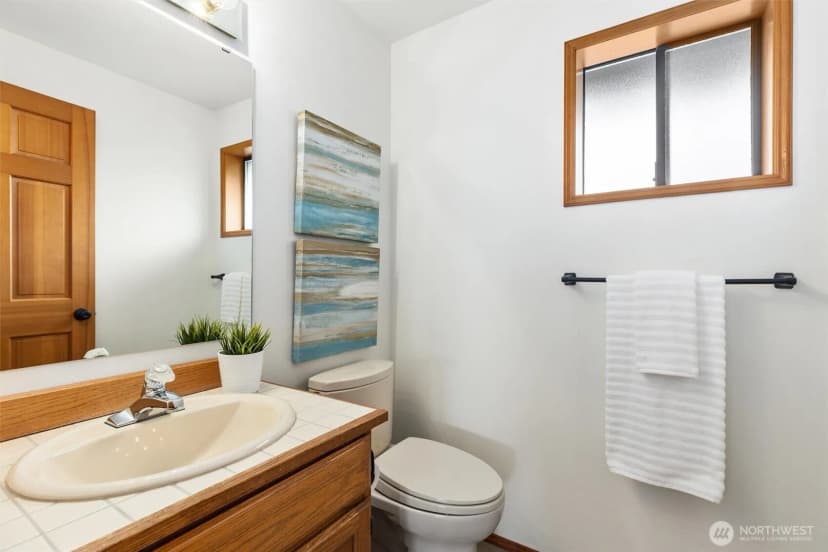 Property photo for 814 6th Avenue S, Edmonds photo 14