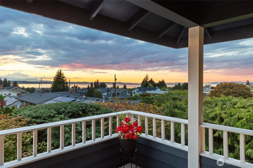 Property photo for 814 6th Avenue S, Edmonds photo 29